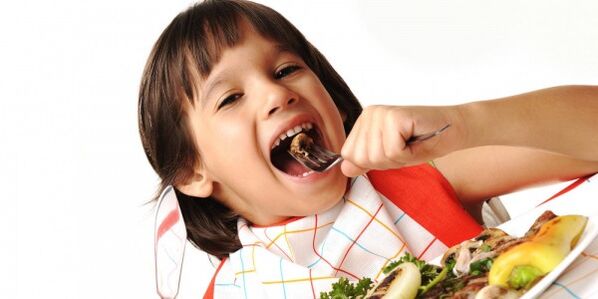 o neno come vexetais nunha dieta con pancreatite